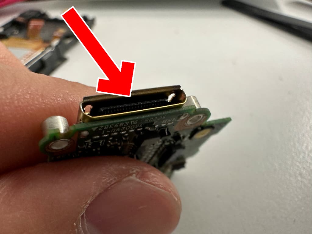 充電口部分も綺麗になった洗浄後のNW-S315