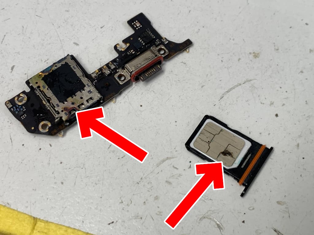 SIMトレイが焦げている水没してしまったXiaomi 14T Pro