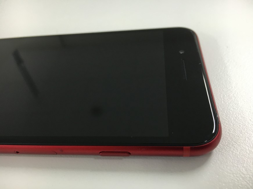 表面ガラスを交換して新品のようになったiPhone8Plus
