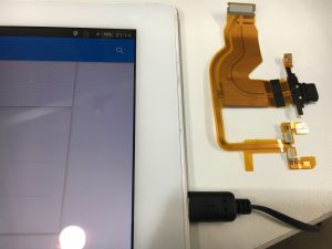 microUSB端子の修理後のXperia Z4 Tablet