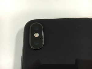 背面カメラレンズヒビ割れ修理後のiPhoneX-300x225