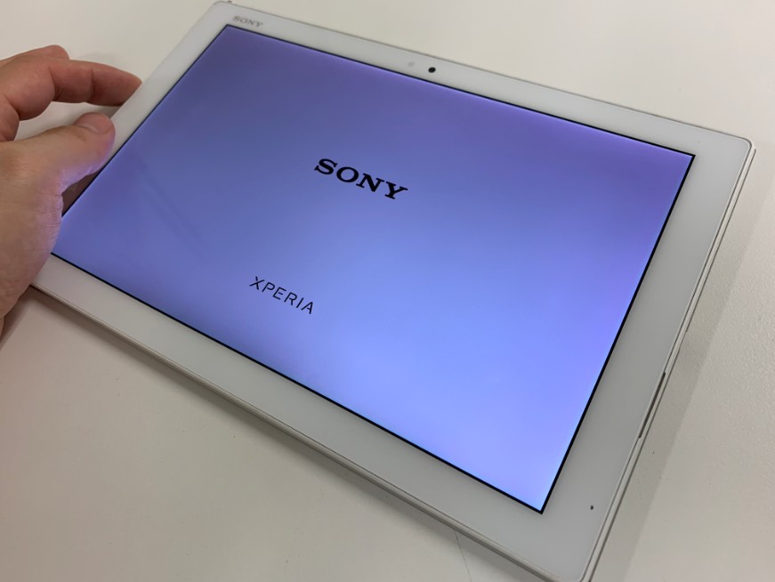 液晶画面交換で表示されるようになったXperia Z4 Tablet(SO-05G)