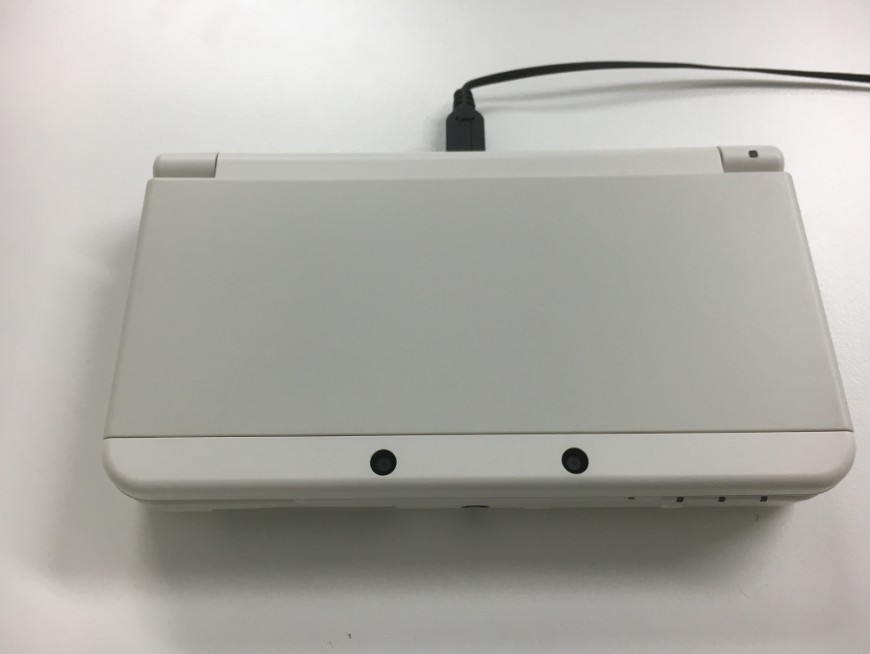 充電器を挿しても充電されないNew3DS