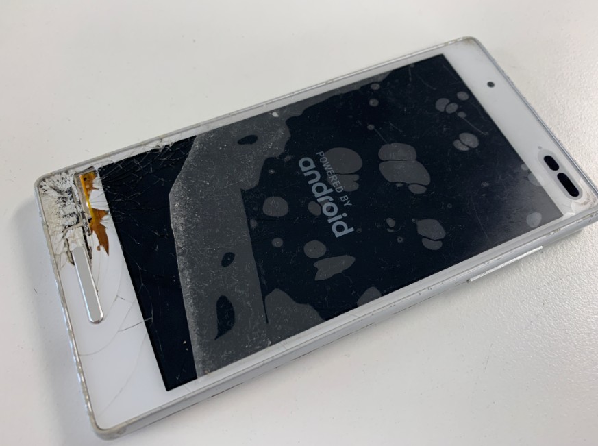 液晶画面が割れてタッチ操作が出来ないQua Phone QX(KYV42)