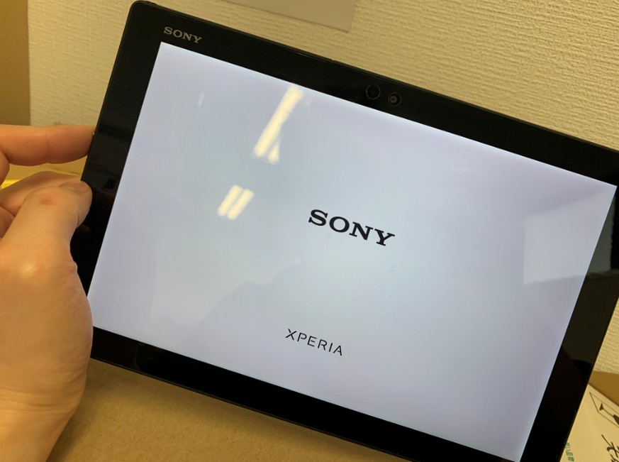 Xperia Z4 Tablet(SO-05G/SOT31)の電源・画面ON/OFFボタンが使えない！押しても反応しなくなった症状も修理費用