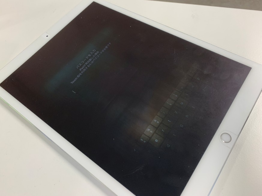 液晶画面が故障しているiPad Pro 12.9(第2世代)