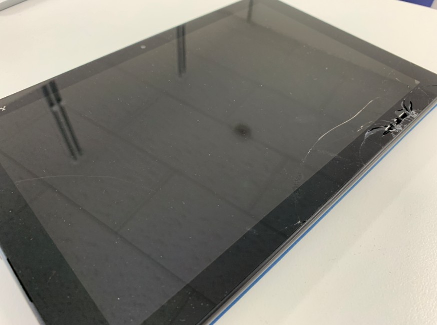 液晶画面がひび割れてタッチ切れになったXperia Z4 tablet(SO-05G)