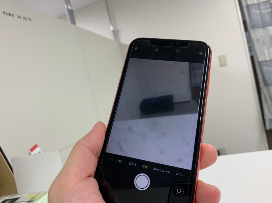 カメラ内に黒いゴミや点がはいっているiPhone XR