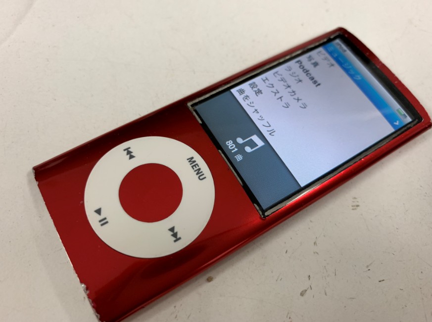 液晶画面交換修理で表示が正常になったiPod nano第5世代