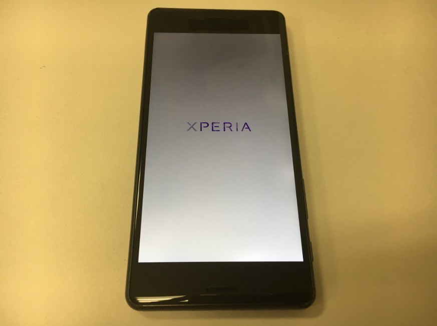表面ガラス交換修理後のXperia X performance