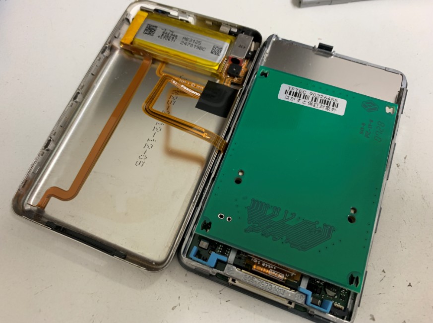 SSDを本体に組み込んだiPod classic 160GB
