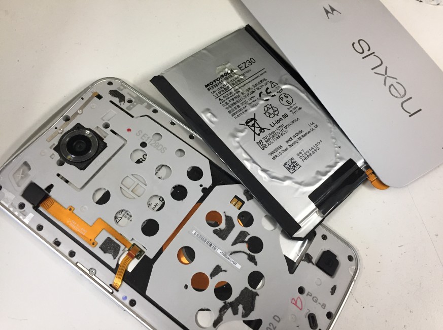 バッテリー交換修理して組み挙げている最中のNexus6