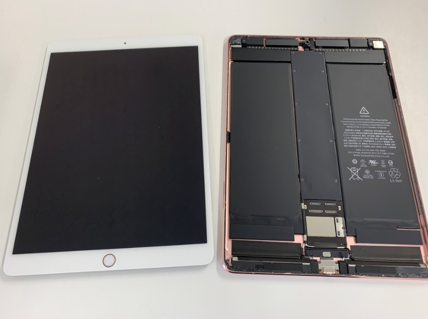 iPadPro 10.5のドックコネクタ修理修理代が15780円と安い！充電出来なくなって放電して電源が入らなくなった本体がデータそのままで