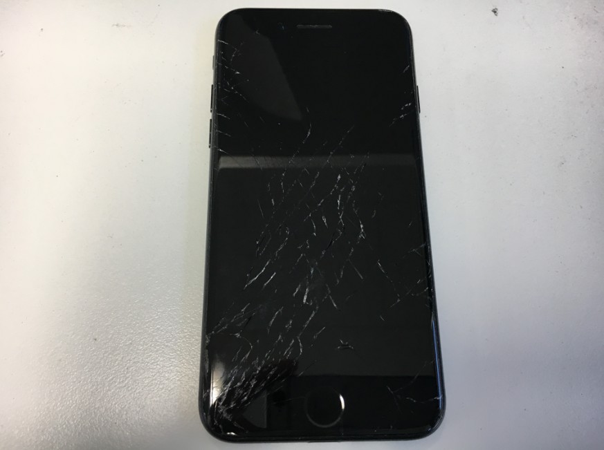 ガラスが割れたiPhone7