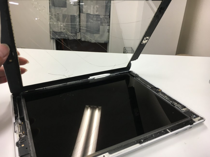 表面ガラスを剥がしたiPad3