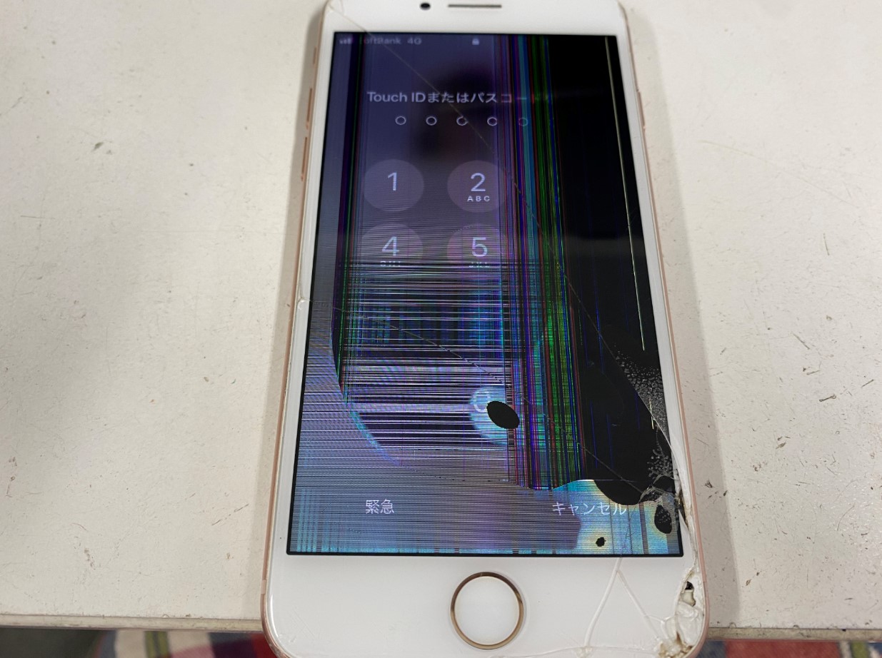 iPhone8のガラス割れ＋液晶破損で操作不可状態