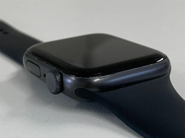 Apple Watchの画面が剥がれた!?浮いた液晶の接着作業承れます 