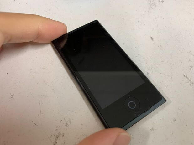 iPod nano7は画面側から分解する