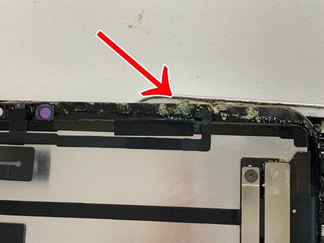 FaceIDセンサーが腐食しているiPad Pro11