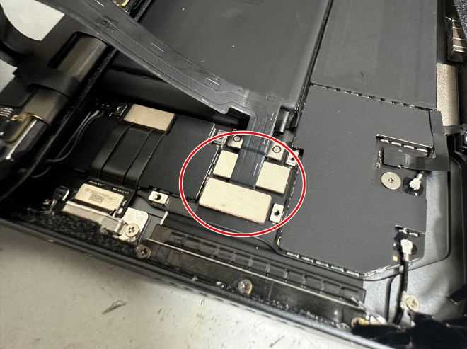 基板にコネクタが接続されているiPad mini 第6世代