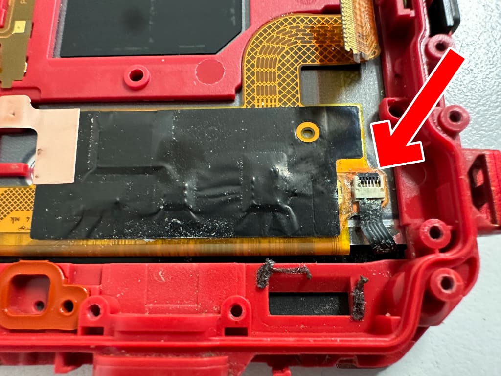 液晶画面の一部が腐食している表示異常が起こっていたKYV46