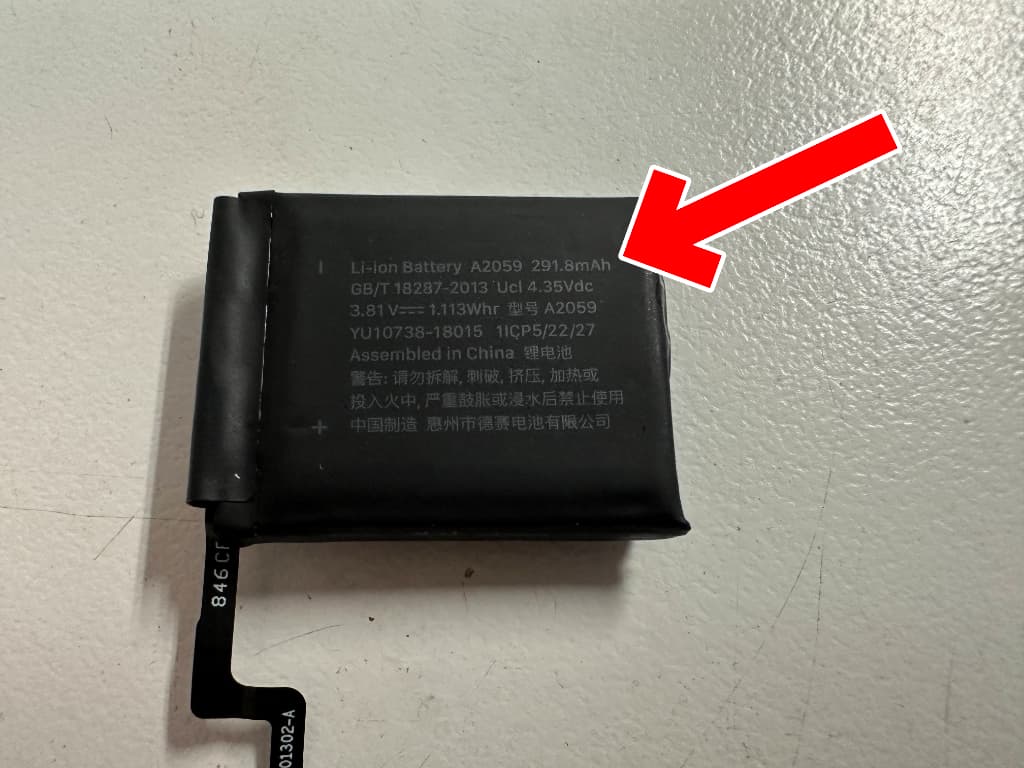 Apple Watch Series4 44mmのバッテリーの型番はA2059