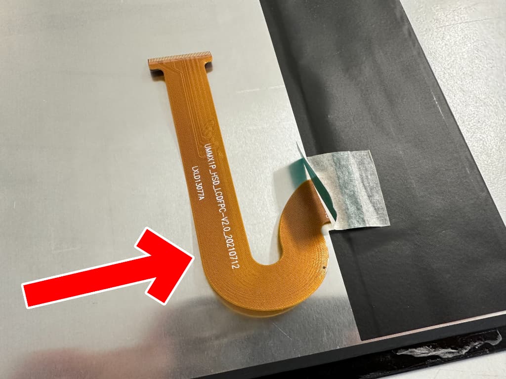 Headwolf HPad1の液晶画面を接続するフレキシブルケーブル