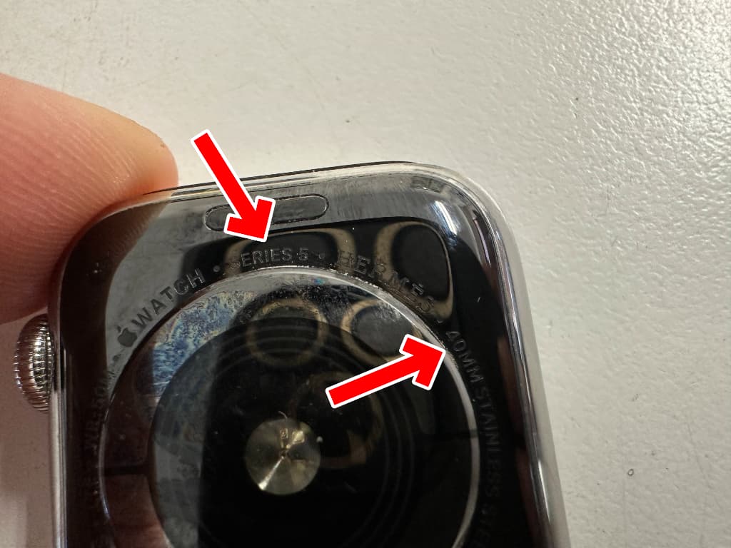 背面に「Series5」「40mm」と記載されているエルメスモデルのApple Watch Series5 40mm