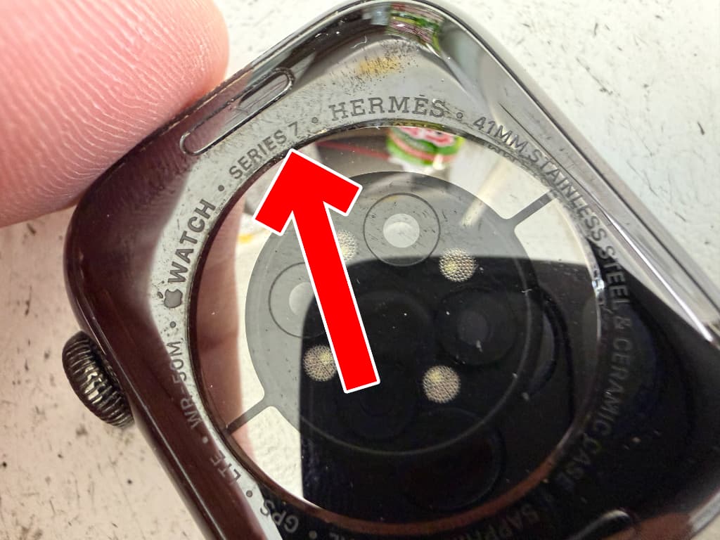 背面パネルに機種名が記載されているApple Watch Series7 41mm