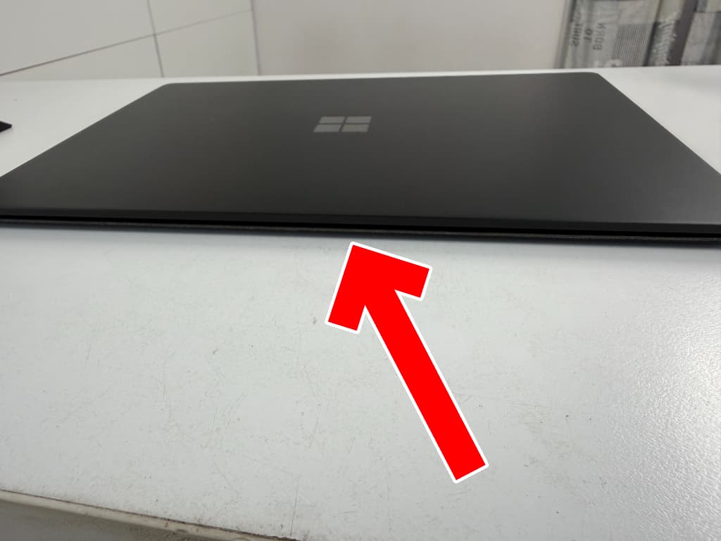 電池パック交換修理によりキーワード浮きが改善したSurface Laptop2