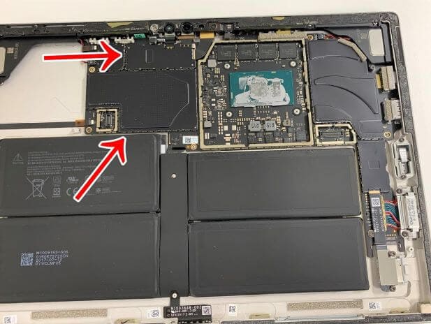 Surface Pro5本体内部のプレート
